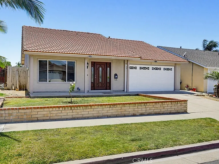 243 N Pageant St — Photo 2