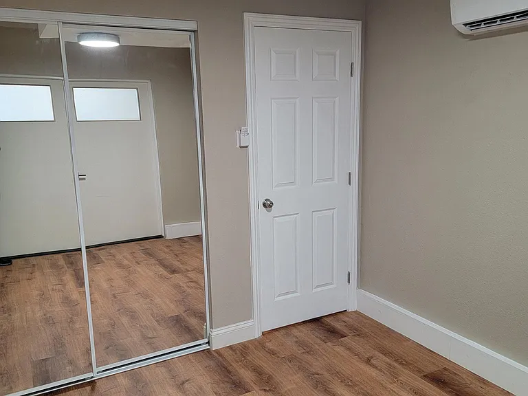2604 Sierra Vista Ct #G — Photo 21