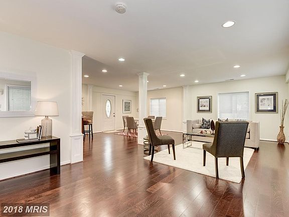 3rd image of 6402 Willowood Ln