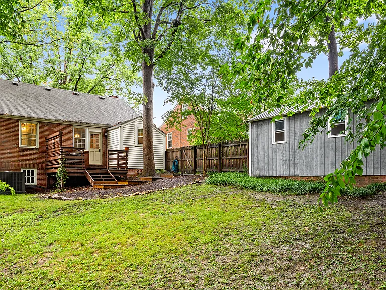 2503 Walker Ave — Photo 15