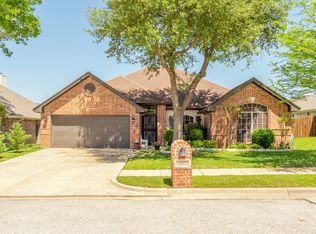 5801 Oak Hill Rd, Watauga, TX 76148