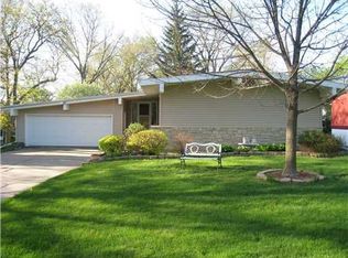 2423 Glass Rd NE, Cedar Rapids, IA 52402