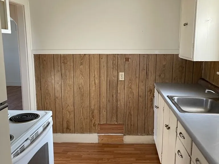 522 Mayfield St — Photo 7