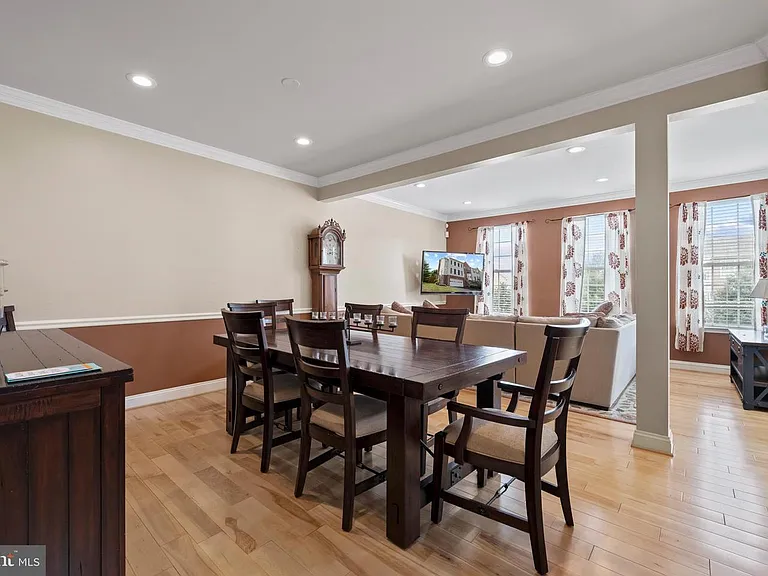 670 McLeary Sq SE — Photo 8
