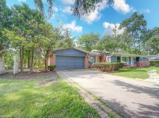 2411 Fontana Dr, Glenview, IL