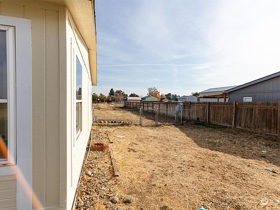 5th image of 3347 Firouzi Drive NE