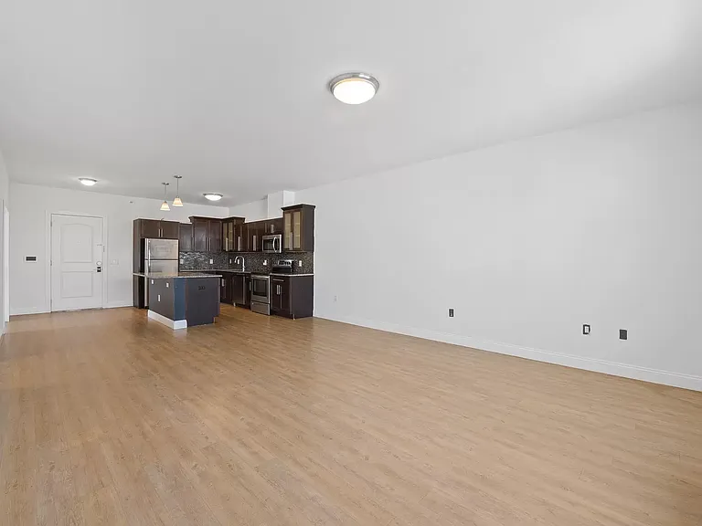 6400 Jefferson St #205 — Photo 7