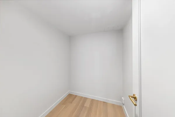 Rented by R New York | media 18