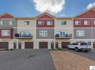 2192 Rolling Green Trl, North Mankato, MN 56003