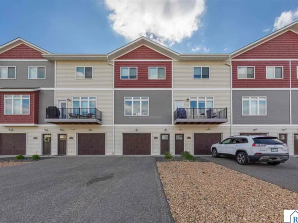 2192 Rolling Green Trl, North Mankato, MN 56003