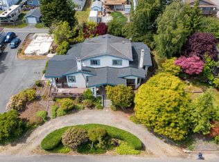 516 Redwood St, Brookings, OR 97415
