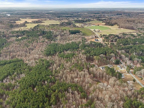 5th image of 6621 Nicks Rd