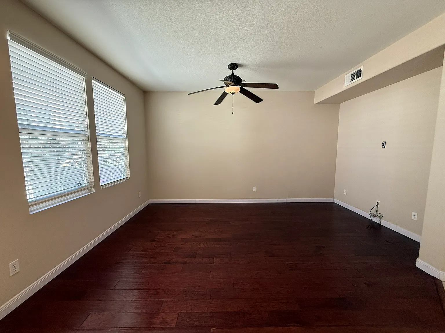 3 bed, 2.5 bath, 1504 sqft, $3,095 — Photo 2