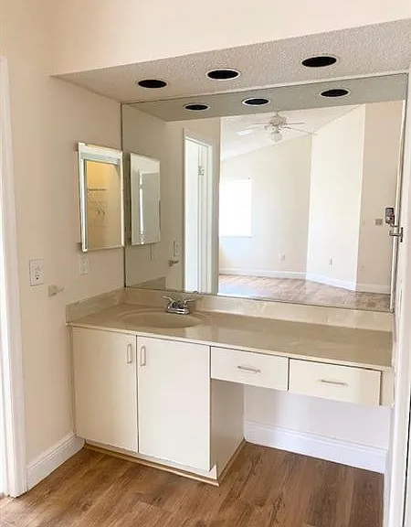 3145 N 37th Ave — Photo 23