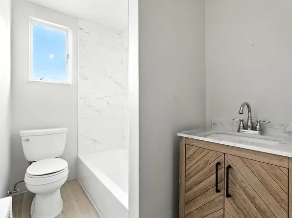 96-20 160th Avenue image 13 of 19