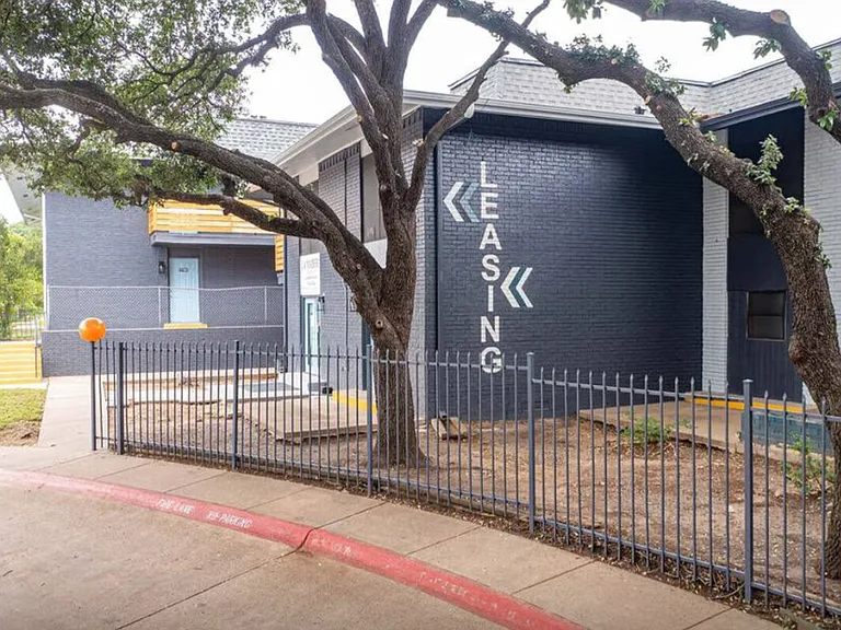 Updated apartment homes in East Dallas