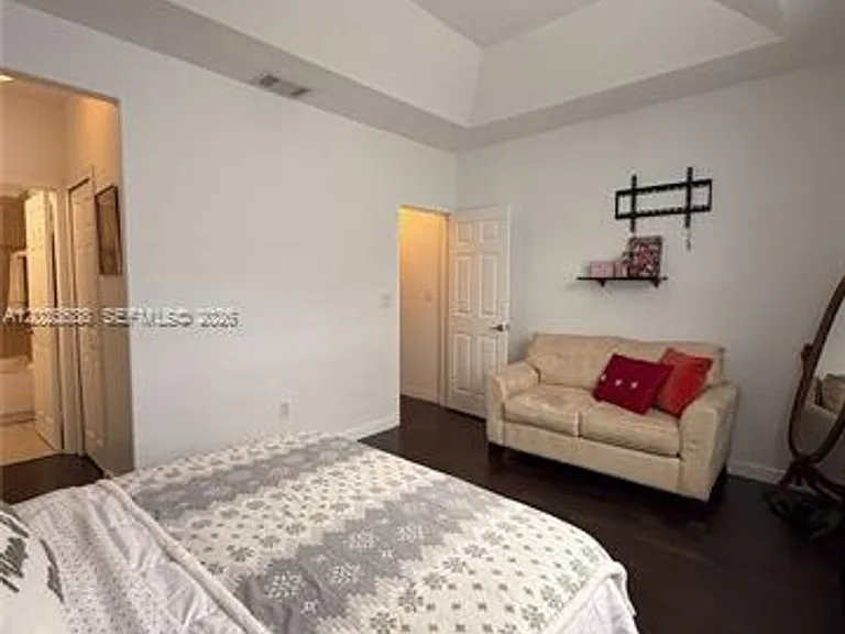 5420 NW 107th Ave #303 — Photo 7
