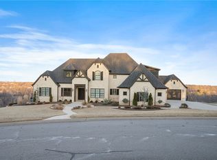 622 Beau Chalet Dr, Bentonville, AR 72713
