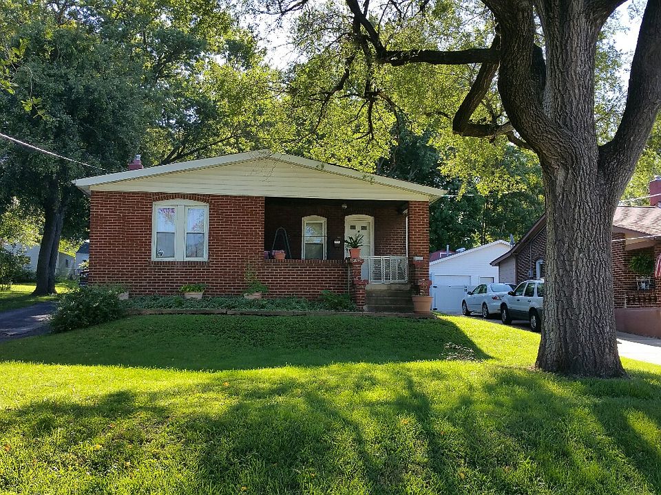 1st image of 3334 Chaucer Ave