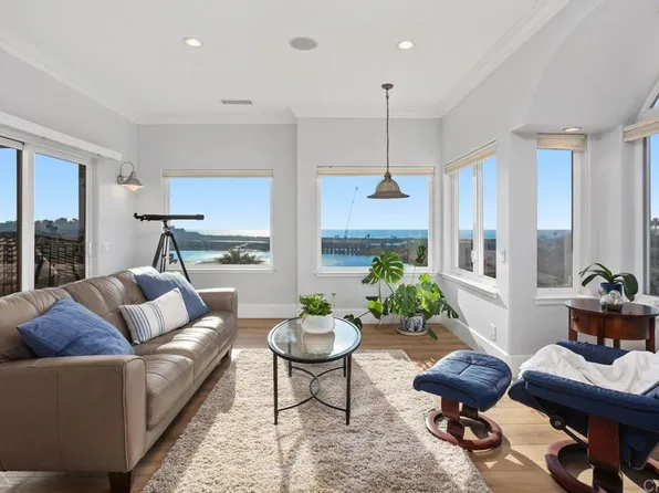 7564 Navigator Cir, Carlsbad, CA 92011