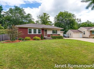 210 Hodenpyl Rd SE, Grand Rapids, MI 49506