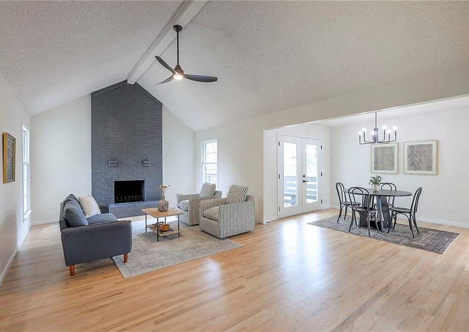 1st image of 203 NE Crescent St