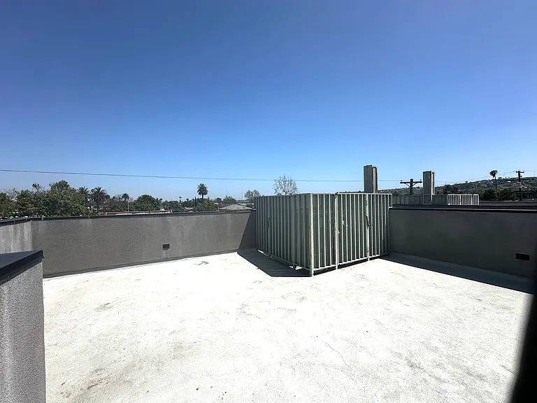 2826 S Cloverdale Ave — Photo 8