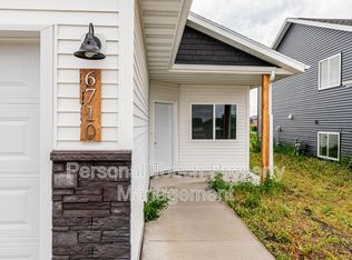 6710 68th St S, Horace, ND 58047