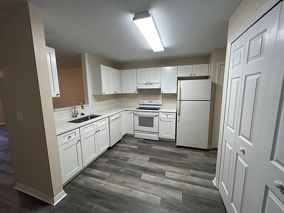 2nd image of 1233 SE 8th Ter
