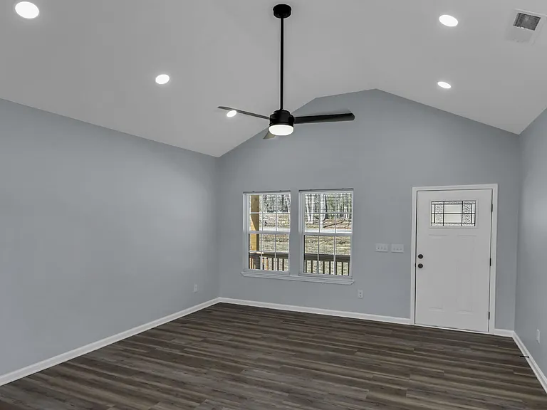 32 Roberson St — Photo 1