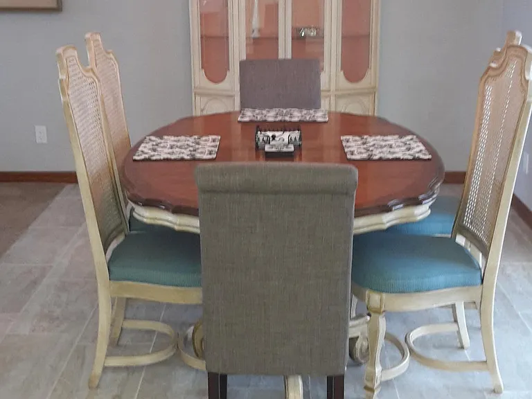 Dining room,