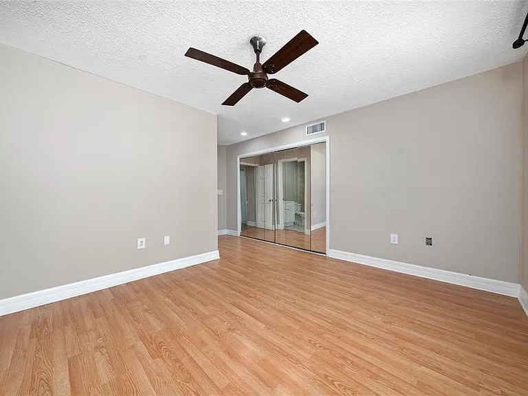 5973 Windhover Dr #E06 — Photo 24