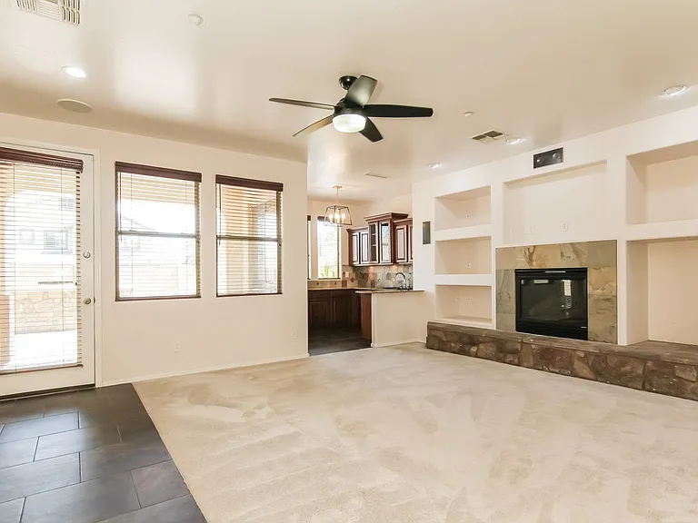 2433 W Horsetail Trl — Photo 8