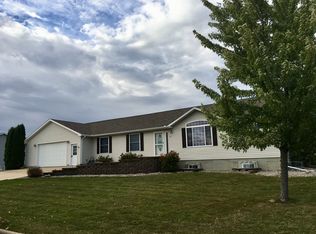 811 Park St, Caledonia, MN 55921