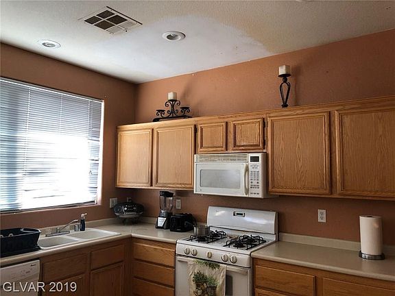 3rd image of 8071 Earl Grey Ct