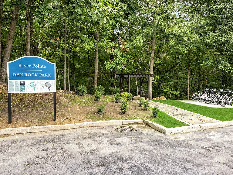 River Pointe at Den Rock Apartments — Photo 33