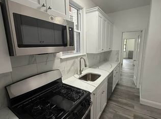 3407 41st St APT 2R, Long Island City, NY 11101