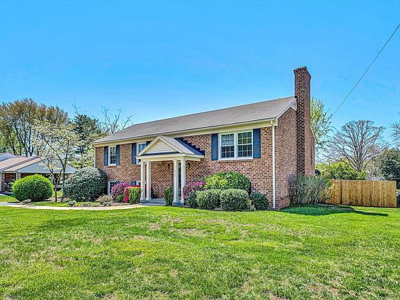 2nd image of 212 Maple Hills Dr