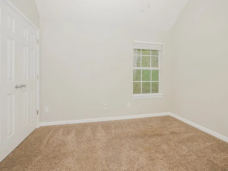 112 Garrison Ln — Photo 14