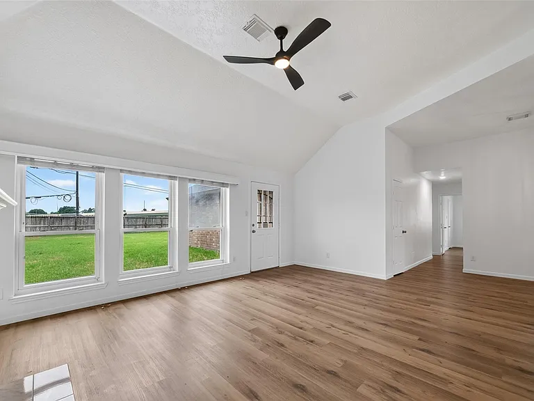 7403 Oak Walk Dr — Photo 6