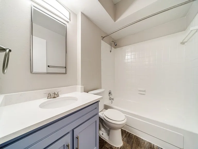 The Oaks Apartments At Medical Center — Photo 96