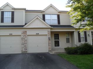 2028 College Green Dr, Elgin, IL 60123