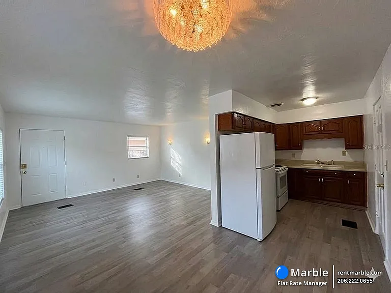 501 SE 14th St — Photo 7