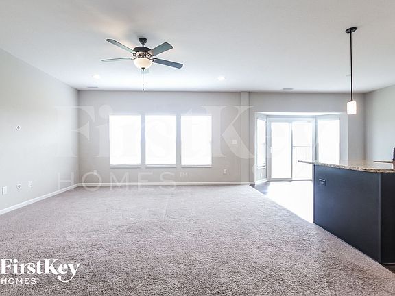 3rd image of 5435 N Woodside Ct