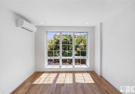 3rd image of 625A Halsey St #2AA