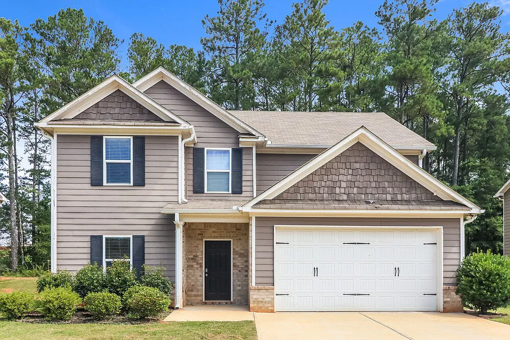 4 bed, 2.5 bath, 2038 sqft, $2,095 — Photo 1