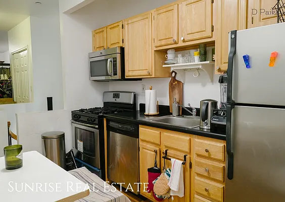 Rented by Sunrise Real Estate | media 7