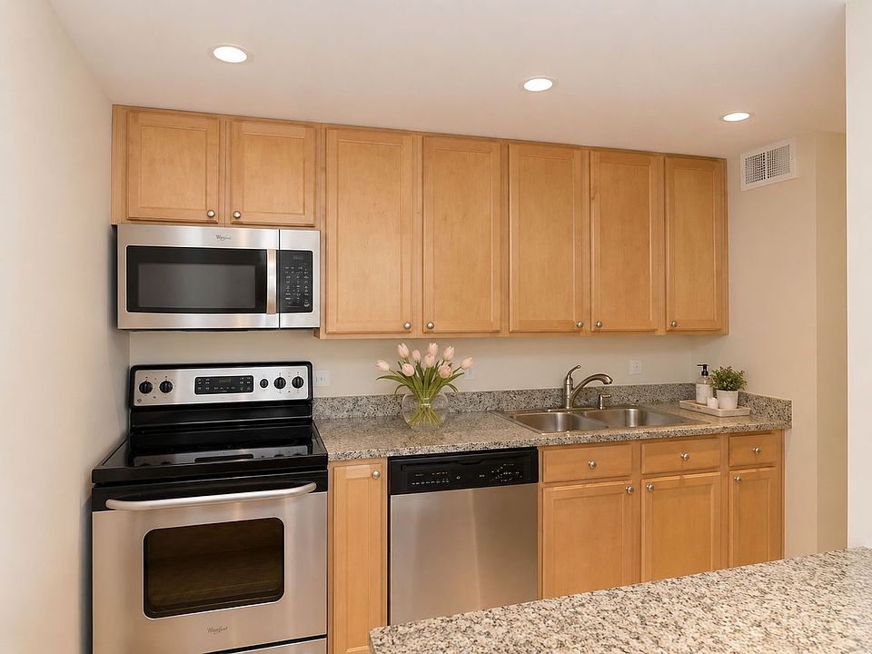 2nd image of 30 E Huron St #1712