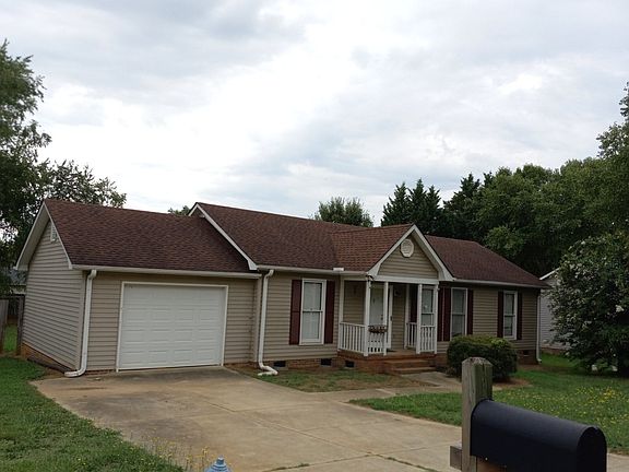 3rd image of 14 Northfield Ln