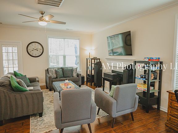 3rd image of 300 Hawksbill Dr